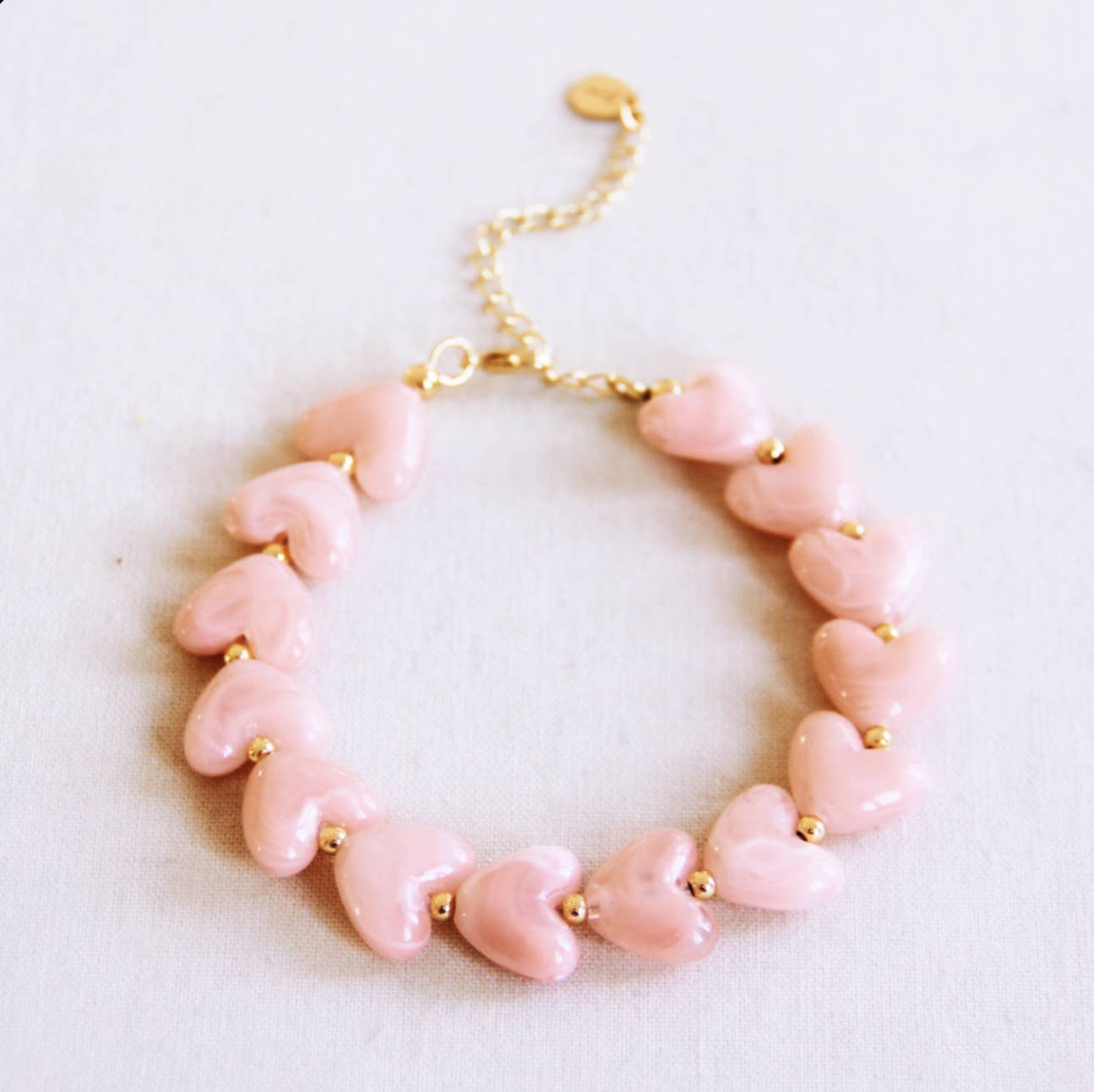 Bracelet en perles de cœur en résine XL - rose clair