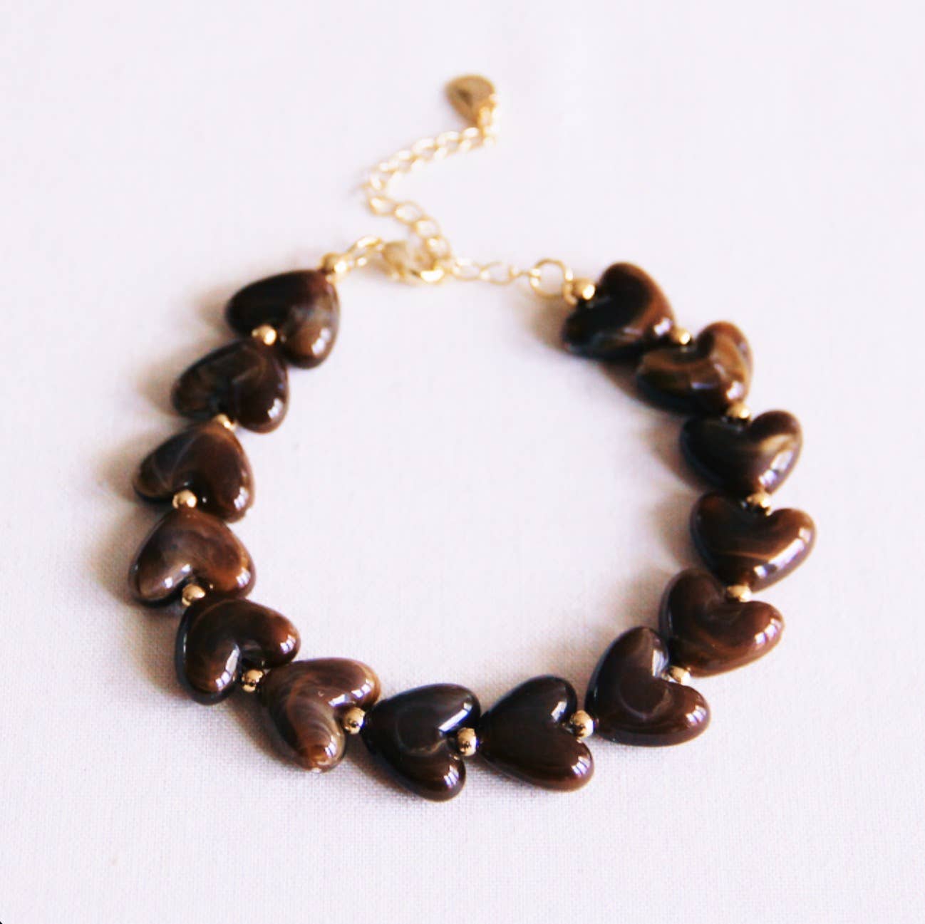 Bracelet en perles de résine en forme de cœur XL - marron